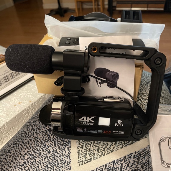 DVC digital video camcorder 4K with all the attachments - Picture 2 of 16